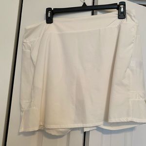 Nike dry fit White golf / tennis skirt  3 pockets